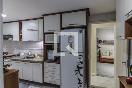 Apartamento à venda com 186m², 3 quartos e 3 vagas Apartamento à venda com 186m², 3 quartos e 3 vagasCozinha