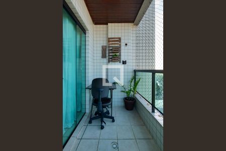 Apartamento para alugar com 90m², 2 quartos e 1 vagaSacada