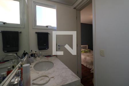Apartamento para alugar com 250m², 3 quartos e 4 vagasBanheiro da Suíte 2