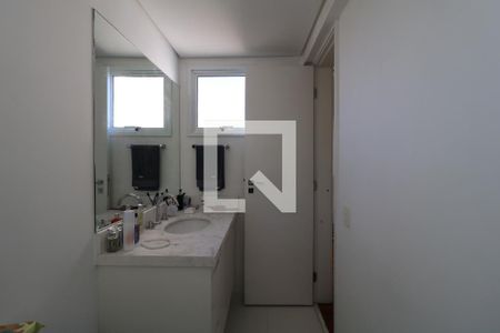 Apartamento para alugar com 250m², 3 quartos e 4 vagasBanheiro da Suíte 2