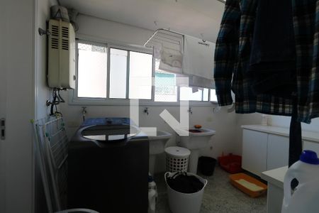 Apartamento para alugar com 250m², 3 quartos e 4 vagasÁrea de Serviço