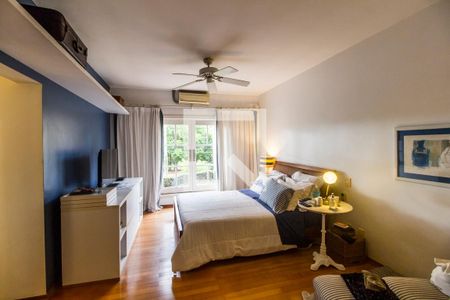 Casa de condomínio à venda com 550m², 4 quartos e 4 vagas Casa de condomínio à venda com 550m², 4 quartos e 4 vagasSuíte 1