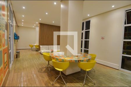 Apartamento à venda com 83m², 2 quartos e 1 vaga Apartamento à venda com 83m², 2 quartos e 1 vagaEspaço de Estudo