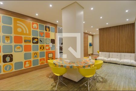 Apartamento à venda com 83m², 2 quartos e 1 vaga Apartamento à venda com 83m², 2 quartos e 1 vagaEspaço de Estudo