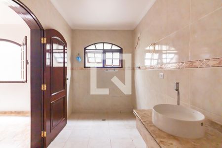 Casa para alugar com 250m², 3 quartos e 2 vagasBanheiro da Suíte