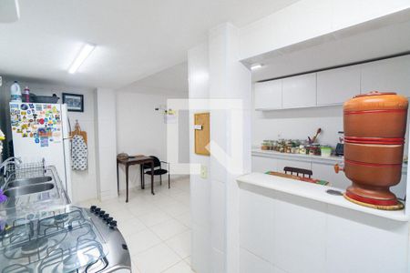 Casa à venda com 214m², 2 quartos e 1 vaga Casa à venda com 214m², 2 quartos e 1 vagaCozinha