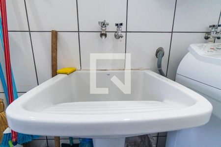 Casa à venda com 214m², 2 quartos e 1 vaga Casa à venda com 214m², 2 quartos e 1 vagaÁrea de Serviço Detalhe