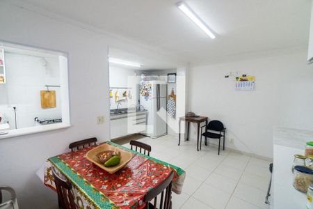Casa à venda com 214m², 2 quartos e 1 vaga Casa à venda com 214m², 2 quartos e 1 vagaCozinha
