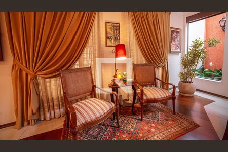 Sala de casa à venda com 3 quartos, 316m² em Vila Santo Estéfano, São Paulo