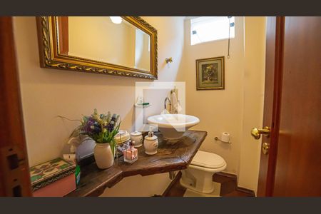 Casa à venda com 316m², 3 quartos e 3 vagasBanheiro