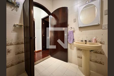 Casa à venda com 400m², 4 quartos e 8 vagasBanheiro