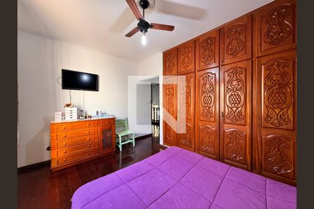 Casa à venda com 400m², 4 quartos e 8 vagasSuíte 2