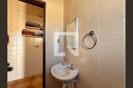 Casa à venda com 400m², 4 quartos e 8 vagasBanheiro de serviço