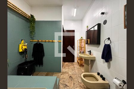 Casa à venda com 400m², 4 quartos e 8 vagasBanheiro da Suíte 2