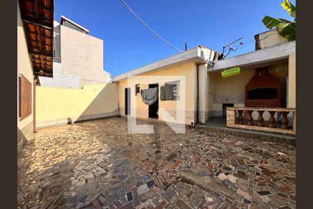 Casa à venda com 400m², 4 quartos e 8 vagasQuintal 