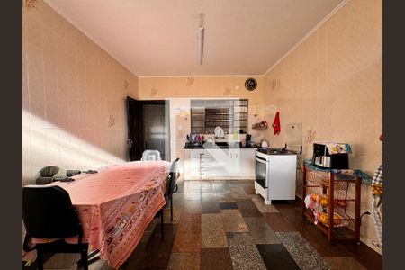 Casa à venda com 400m², 4 quartos e 8 vagasCozinha