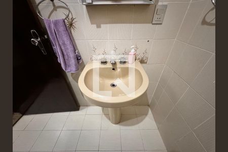 Casa à venda com 400m², 4 quartos e 8 vagasBanheiro