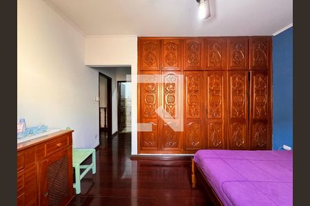 Casa à venda com 400m², 4 quartos e 8 vagasSuíte 2