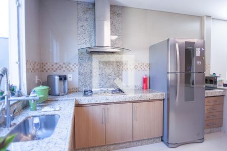 Casa à venda com 320m², 3 quartos e 3 vagas Casa à venda com 320m², 3 quartos e 3 vagasCozinha