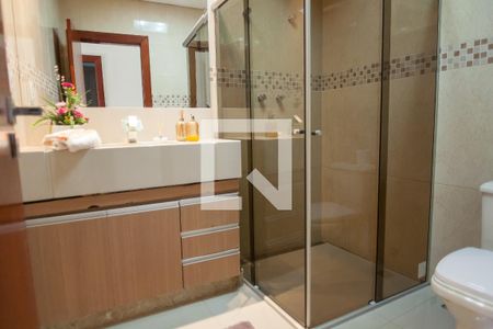 Casa à venda com 320m², 3 quartos e 3 vagas Casa à venda com 320m², 3 quartos e 3 vagasBanheiro Social