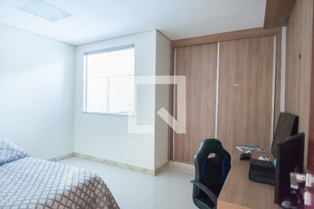quarto 2 de casa à venda com 3 quartos, 320m² em Santa Rita, Nova Lima