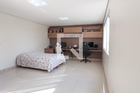 Casa à venda com 320m², 3 quartos e 3 vagas Casa à venda com 320m², 3 quartos e 3 vagassuite