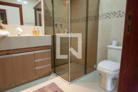 Casa à venda com 320m², 3 quartos e 3 vagas Casa à venda com 320m², 3 quartos e 3 vagasBanheiro Social