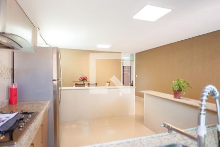 Casa à venda com 320m², 3 quartos e 3 vagas Casa à venda com 320m², 3 quartos e 3 vagasCozinha