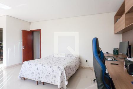 Casa à venda com 320m², 3 quartos e 3 vagas Casa à venda com 320m², 3 quartos e 3 vagassuite