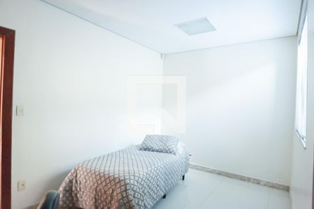 Casa à venda com 320m², 3 quartos e 3 vagas Casa à venda com 320m², 3 quartos e 3 vagasquarto 2