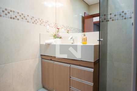 Casa à venda com 320m², 3 quartos e 3 vagas Casa à venda com 320m², 3 quartos e 3 vagasBanheiro Social