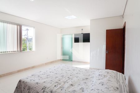 Casa à venda com 320m², 3 quartos e 3 vagas Casa à venda com 320m², 3 quartos e 3 vagassuite