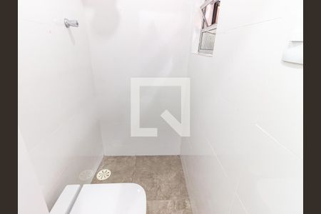 Casa para alugar com 100m², 2 quartos e 1 vaga Casa para alugar com 100m², 2 quartos e 1 vagaBanheiro 2