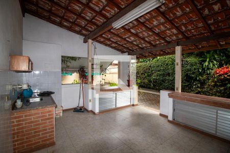 Casa à venda com 200m², 3 quartos e 6 vagasChurrasqueira
