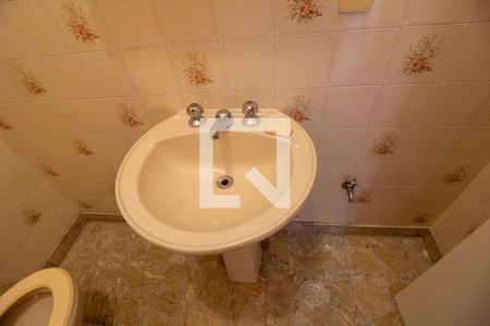 Casa à venda com 200m², 3 quartos e 6 vagasLavabo