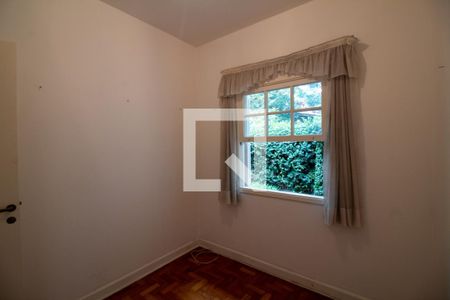 Casa à venda com 200m², 3 quartos e 6 vagasQuarto de Serviço