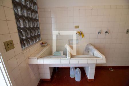 Casa à venda com 200m², 3 quartos e 6 vagasÁrea de Serviço