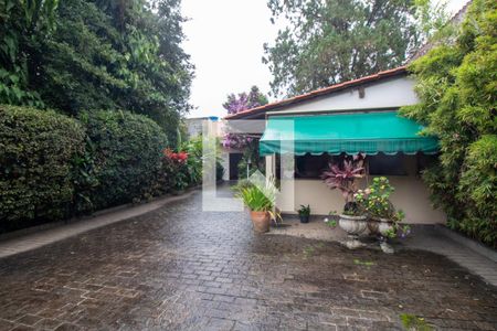 Casa à venda com 200m², 3 quartos e 6 vagasJardim