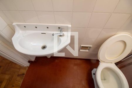 Casa à venda com 200m², 3 quartos e 6 vagasBanheiro de Serviço