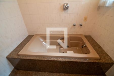 Casa à venda com 200m², 3 quartos e 6 vagasBanheiro