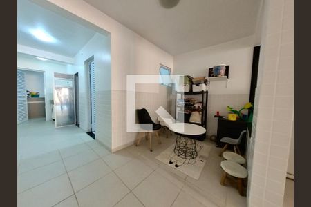Casa à venda com 570m², 3 quartos e 5 vagas Casa à venda com 570m², 3 quartos e 5 vagasEspaço Lazer