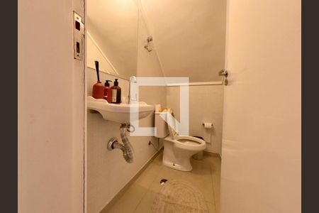 Casa à venda com 570m², 3 quartos e 5 vagas Casa à venda com 570m², 3 quartos e 5 vagasLavabo Sala