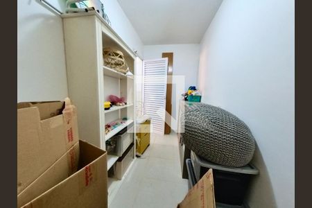 Casa à venda com 570m², 3 quartos e 5 vagas Casa à venda com 570m², 3 quartos e 5 vagasDepósito