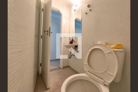 Casa à venda com 570m², 3 quartos e 5 vagas Casa à venda com 570m², 3 quartos e 5 vagasLavabo Sala