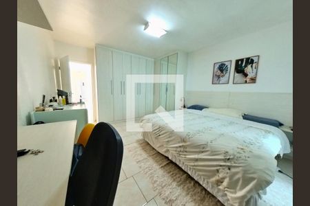 Casa à venda com 570m², 3 quartos e 5 vagas Casa à venda com 570m², 3 quartos e 5 vagasQuarto 2