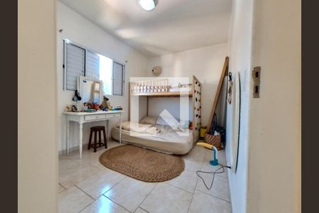 Casa à venda com 570m², 3 quartos e 5 vagas Casa à venda com 570m², 3 quartos e 5 vagasQuarto 3