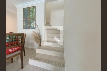 Casa à venda com 570m², 3 quartos e 5 vagas Casa à venda com 570m², 3 quartos e 5 vagasEscadas Interna