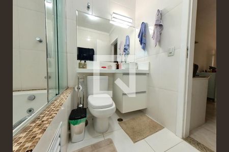 Casa à venda com 570m², 3 quartos e 5 vagas Casa à venda com 570m², 3 quartos e 5 vagasBanheiro Quarto 2