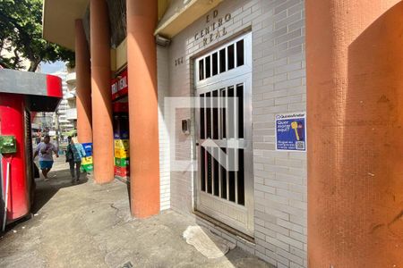 Studio para alugar com 28m², 1 quarto e sem vaga Studio para alugar com 28m², 1 quarto e sem vagaPlaquinha instalada