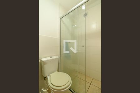 Banheiro de apartamento para alugar com 2 quartos, 46m² em Morro Santana, Porto Alegre